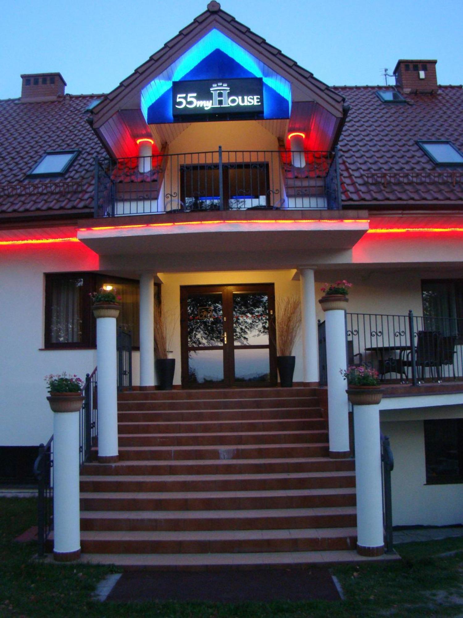 55Myhouse Hotell Mikołajki Exteriör bild