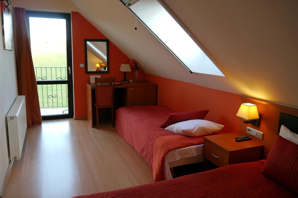 55Myhouse Hotell Mikołajki Exteriör bild
